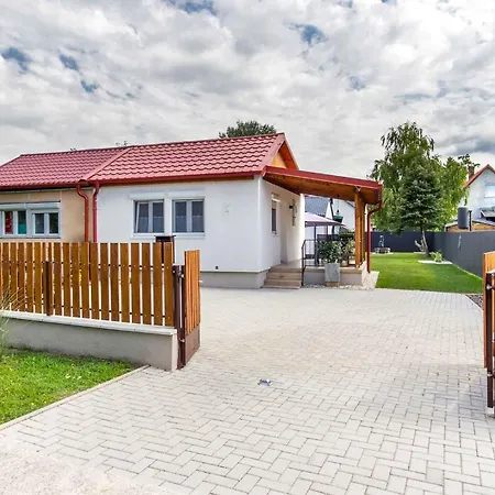 بيت للعطل In 51170 Balatonkeresztúr